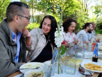 Vier de vrijheid door eten en verhalen te delen in de Tolhuistuin